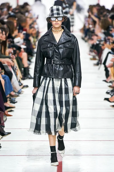Look 35
